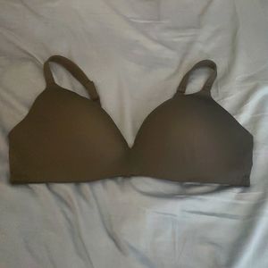 Lane Bryant Cacique Wire Free Plunge Bra (46D)